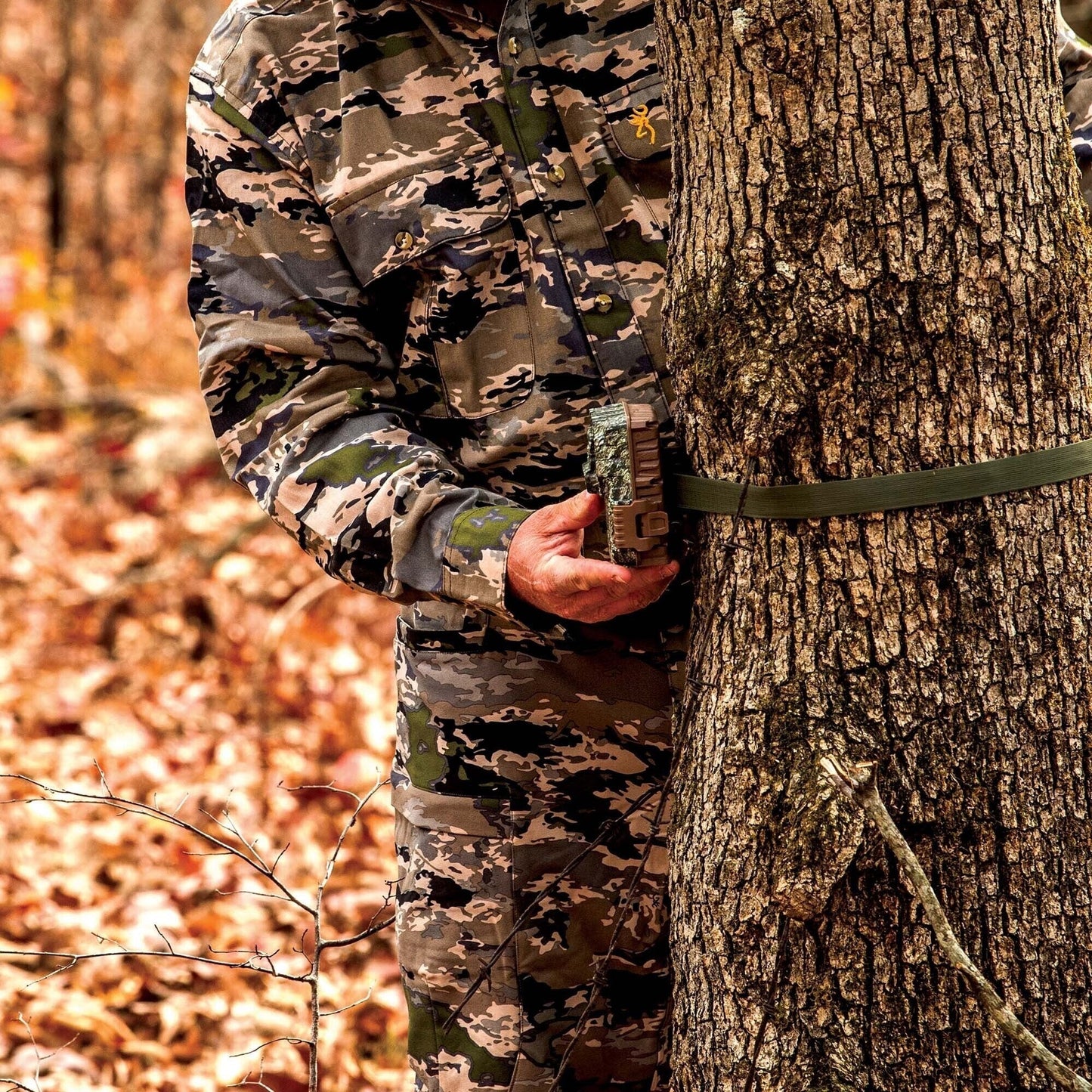 Browning Trail Cameras Dark Ops FHDR 26MP Night Vision Camera (4-Pack) with 4 x Memory Card Bundle