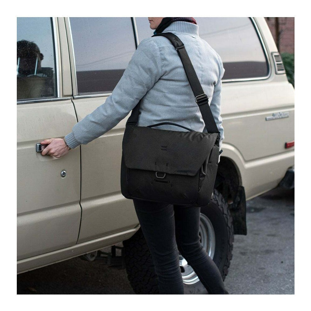 Peak Design 13L Everyday Messenger v2 Bag (Black)