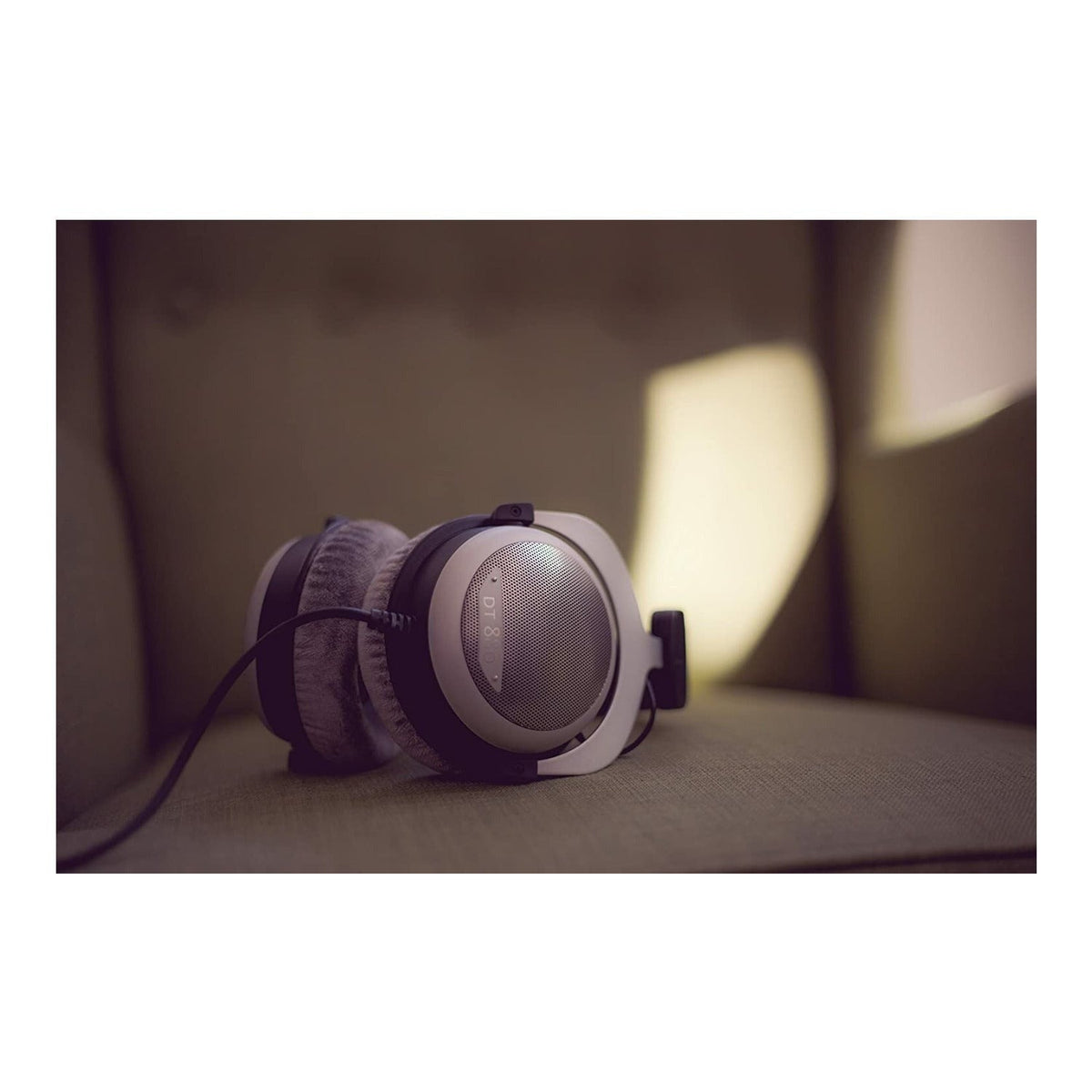 Beyerdynamic DT 880 Premium Edition Over-Ear Stereo Headphones (250 Ohm) with Stereo Amp Bundle