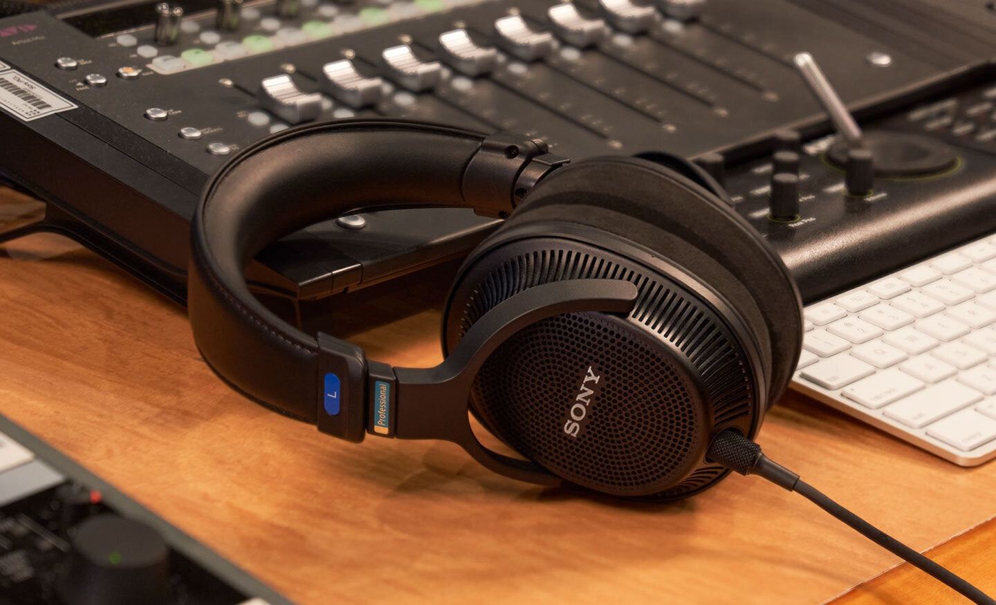 Sony MDR-MV1 Open-Back Reference Monitor Headphones with Hard Shell Case bundle