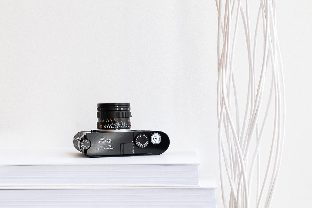 Leica M10-R Digital Rangefinder Camera (Black Paint Finish)
