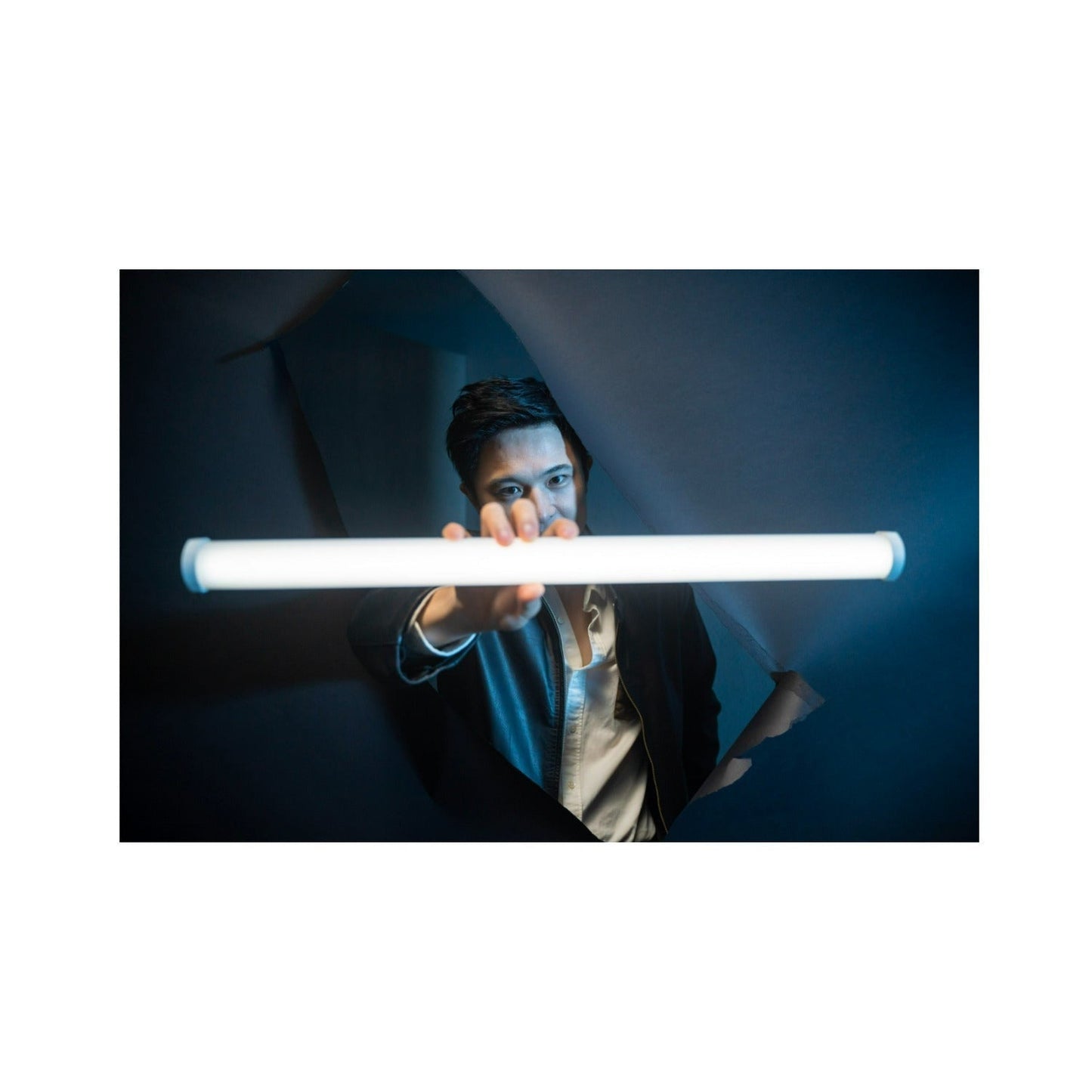 Amaran RGBWW Color PT4c LED 4-Feet Pixel Tube with 16 Independently Controllable Pixels(2-Pack)