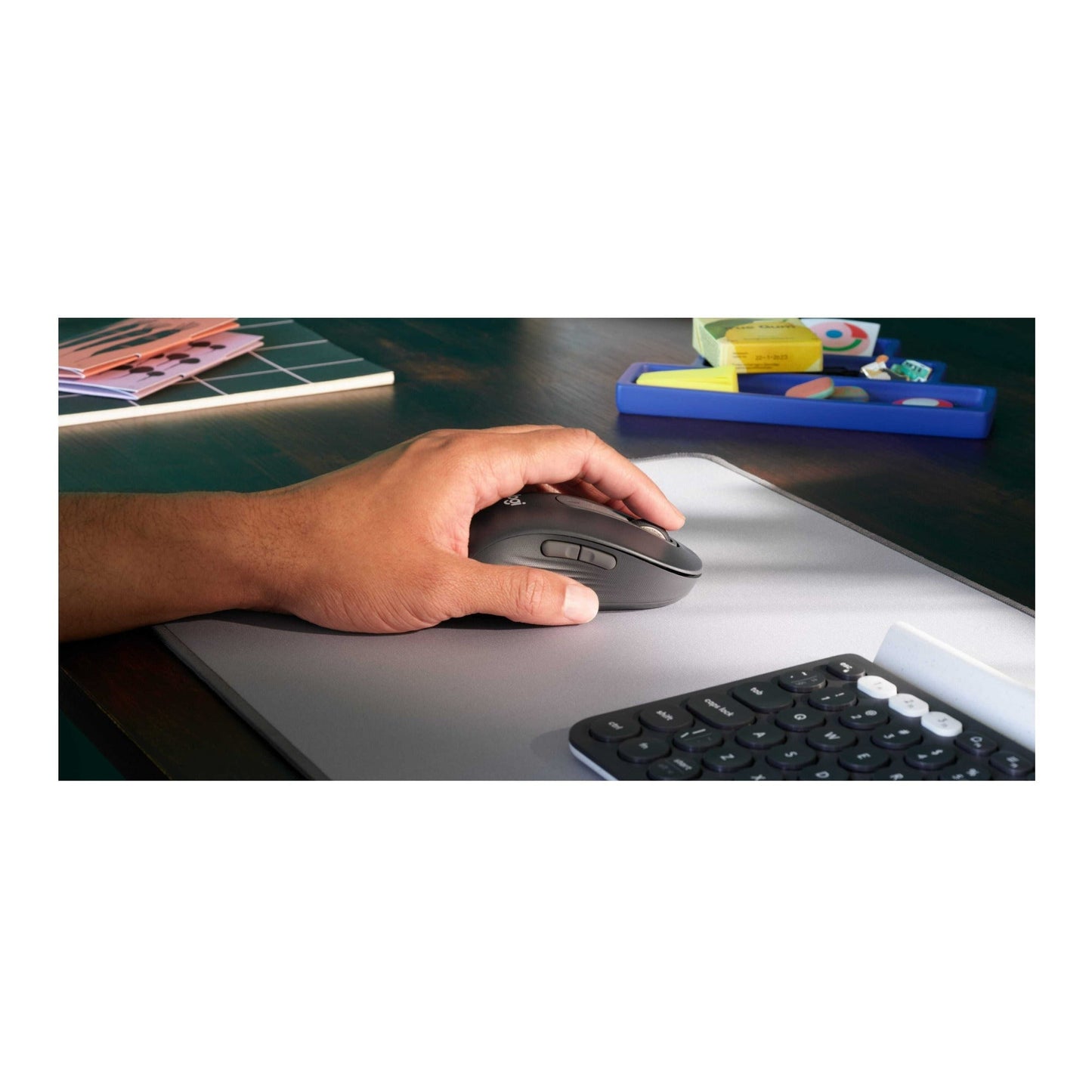 Logitech Signature M650 Wireless Mouse with Smartwheel Scrolling and 24-Month Battery Life(Graphite)