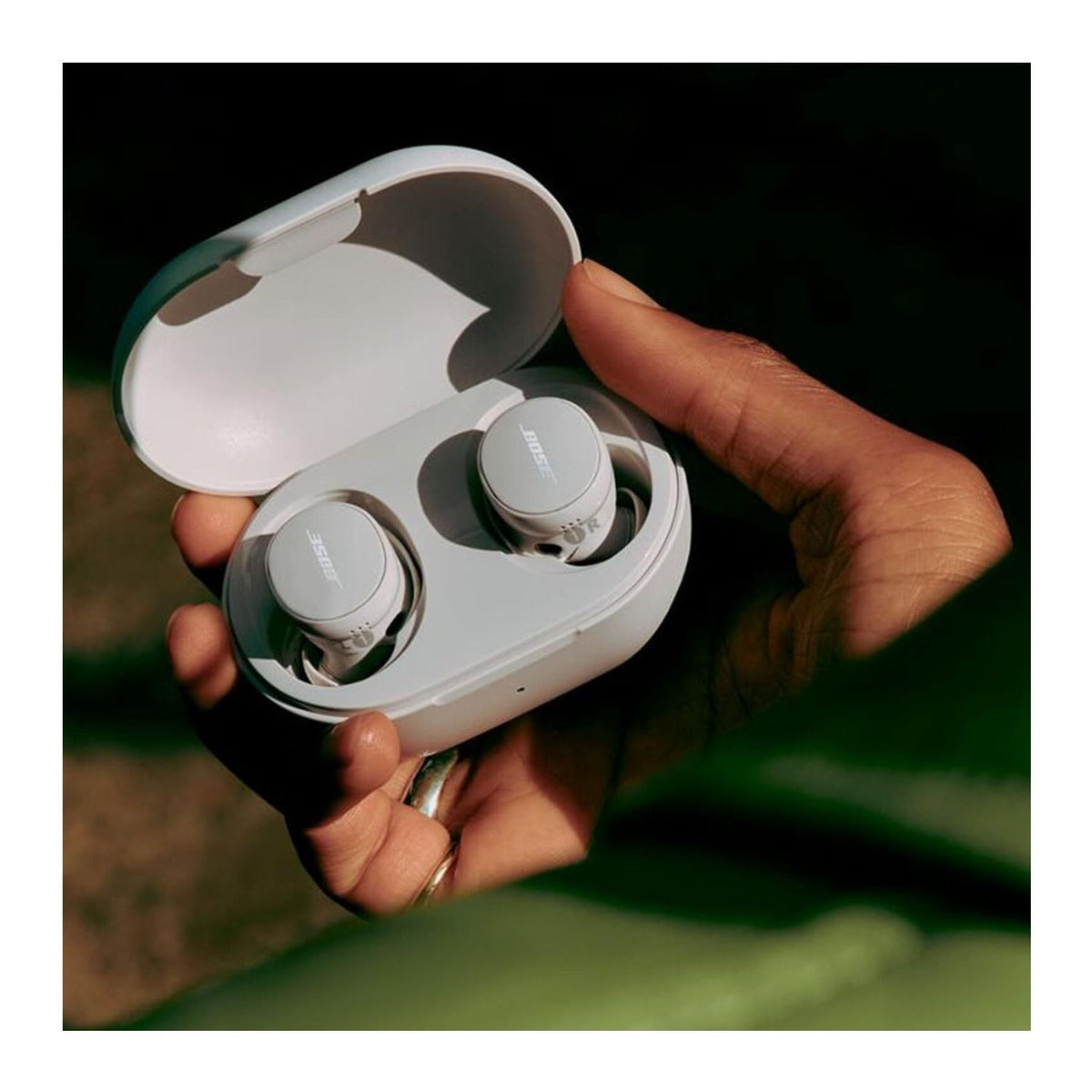 Bose QuietComfort Wireless Noise-Canceling Earbuds (White Smoke)