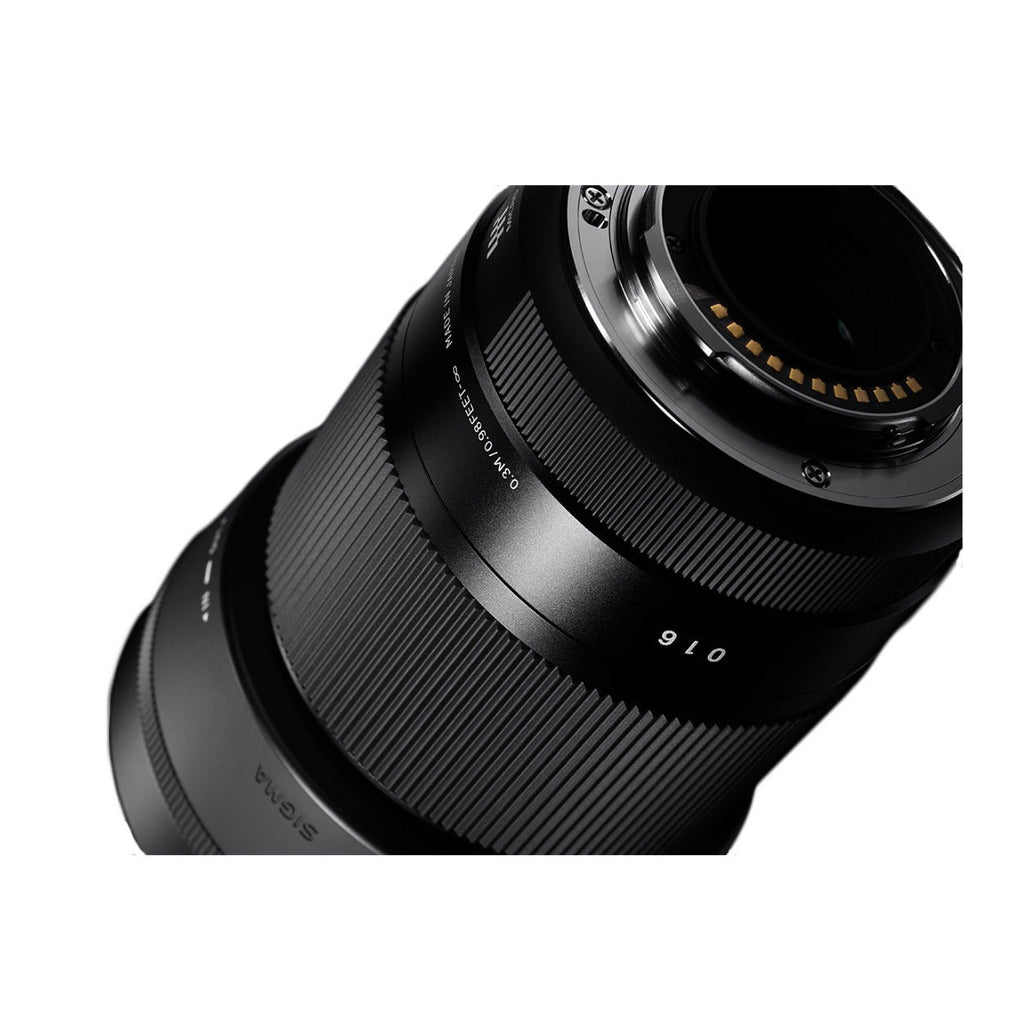 Sigma 30mm f/1.4 DC DN Contemporary Prime Lens for Sony E-Mount 64GB Bundle