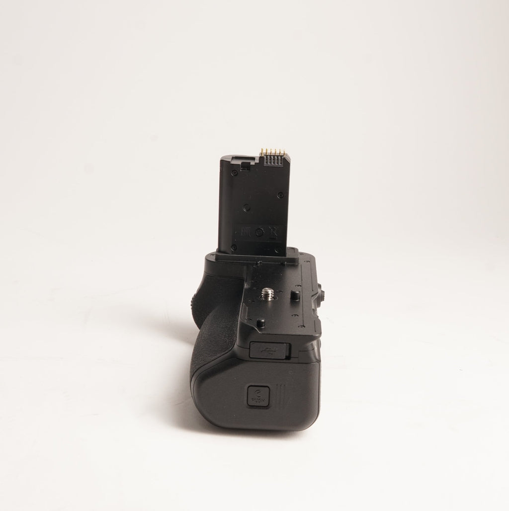 Nikon MB-N12 Power Battery Pack (Open Box)