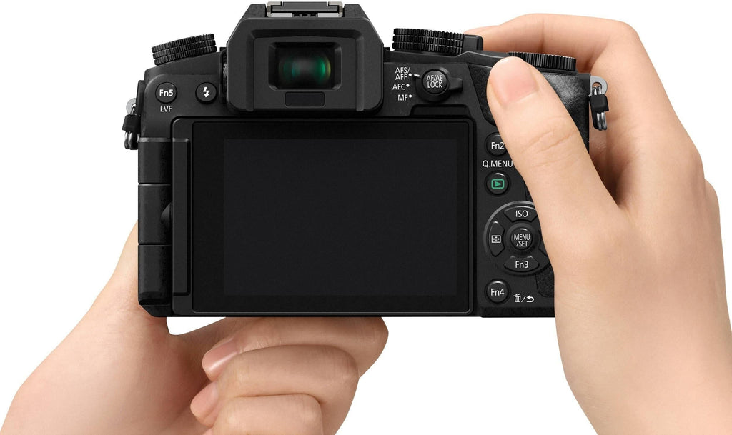 Panasonic Lumix DMC-G7 Dual Lens Kit (14–42mm, 45–150mm) (Open Box)