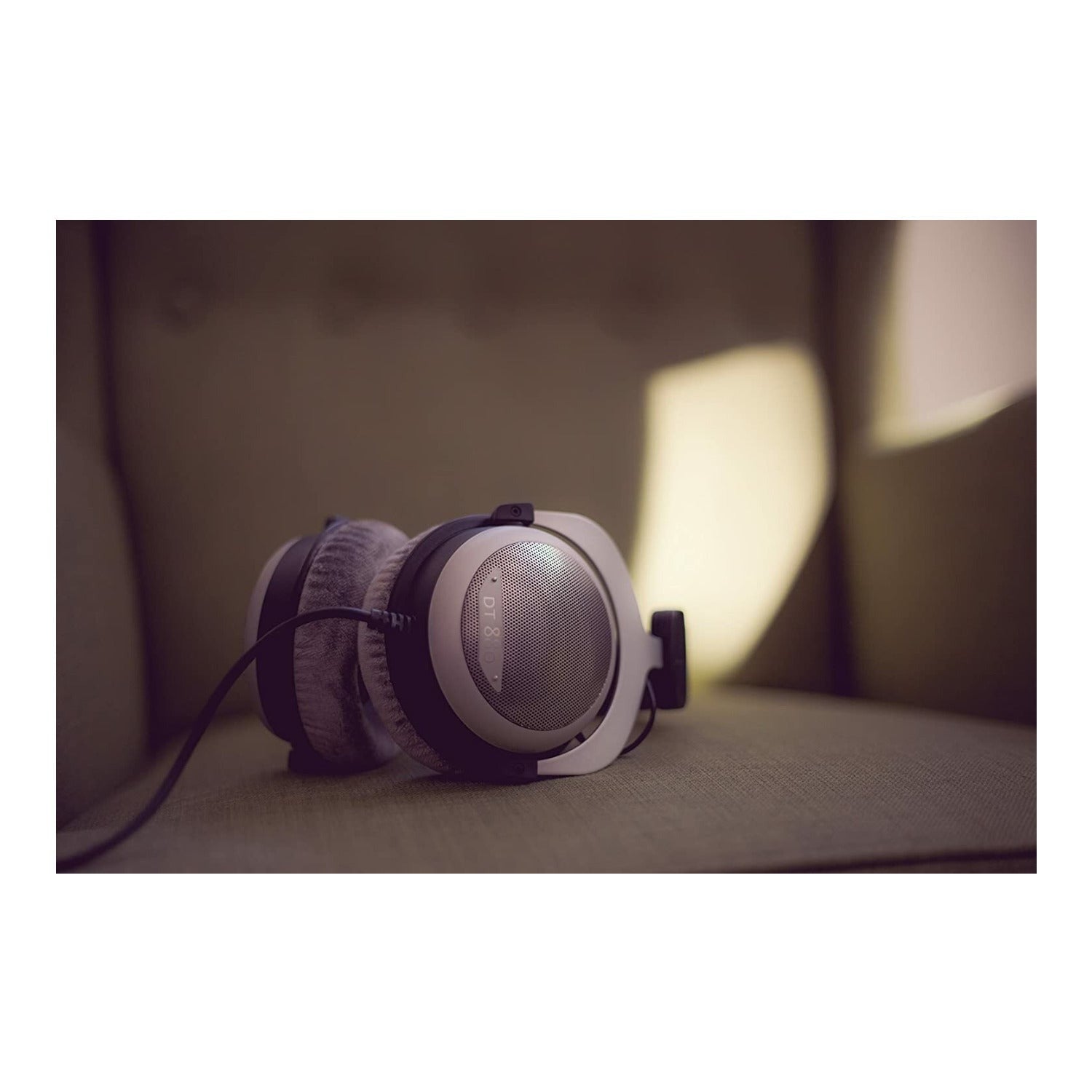 Beyerdynamic DT 880 Premium Edition Over-Ear Stereo Headphones (250 Ohm) with Stereo Amp Bundle