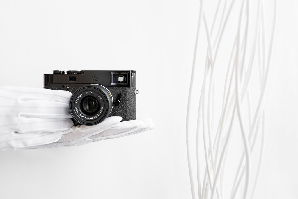 Leica M10-R Digital Rangefinder Camera (Black Paint Finish)