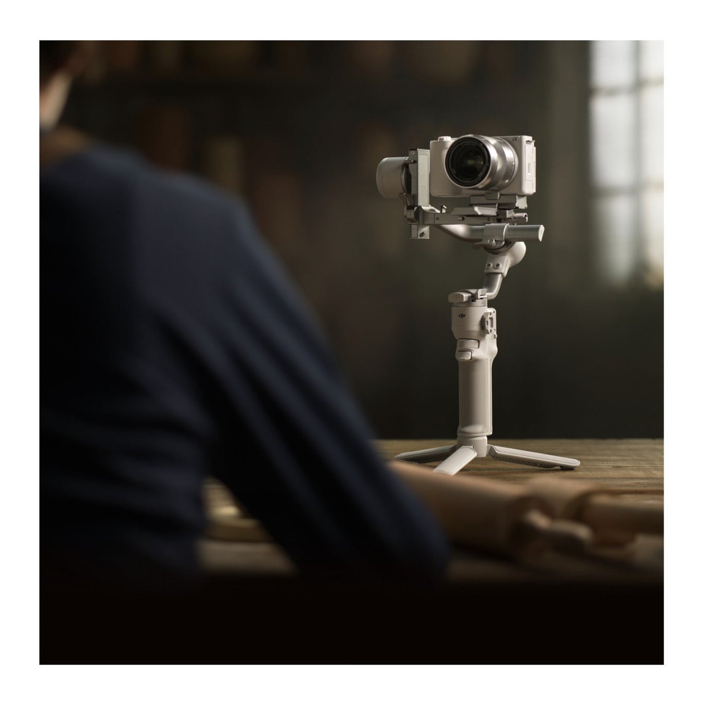 DJI RS 4 Mini Gimbal Stabilizer for Cameras with Auto Axis Lock Bundle