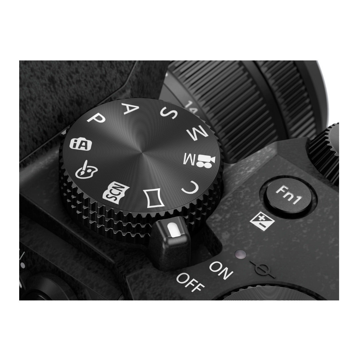Panasonic LUMIX G7 Mirrorless Camera with 14-140mm Lens