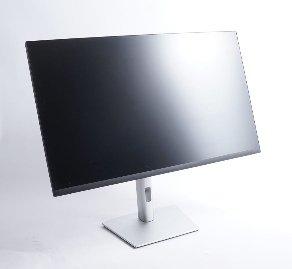 Dell P3221D 31.5-Inch 16:9 QHD IPS USB-C HDMI DP Thin Bezel Monitor (Renewed) (Used)