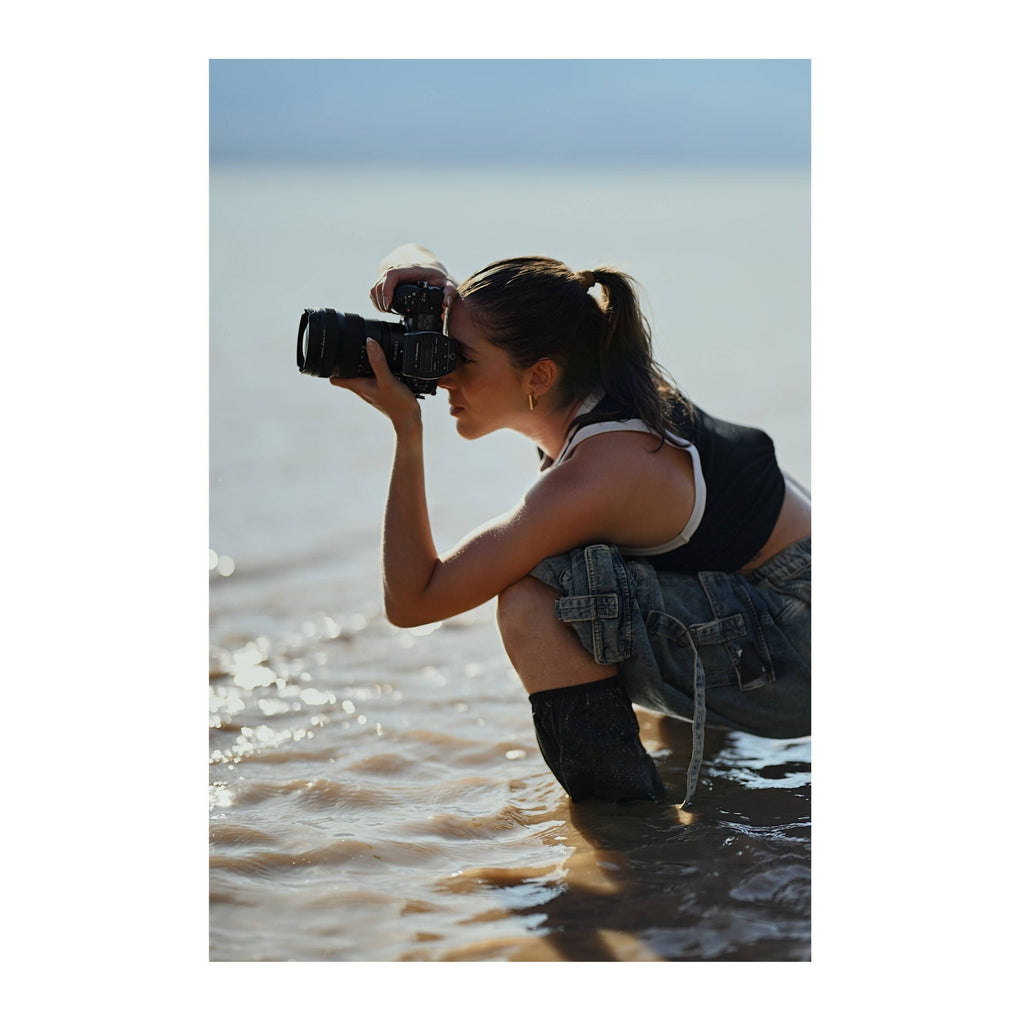 Nikon Z8 Mirrorless Camera with 180-600mm f/5.6-6.3 Lens Kit and Accs Bundle