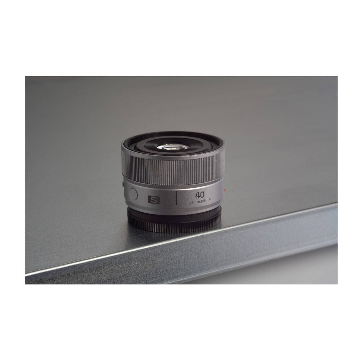 Panasonic LUMIX S 40mm f/2 Compact Prime L-Mount Lens (Silver)