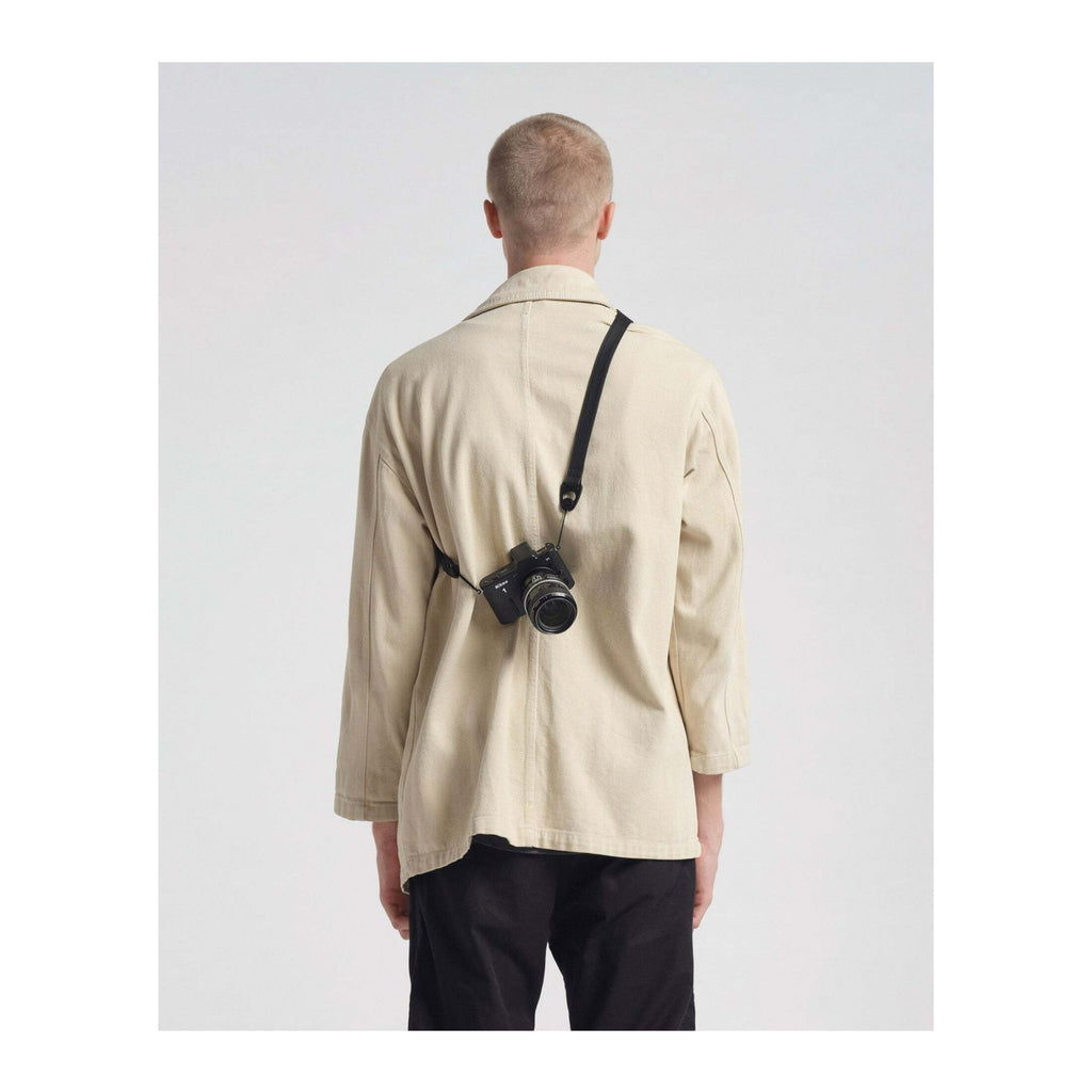 Urth Mantle Full-Grain Recycled Leather Camera Strap with Silicone Grip (Onyx)
