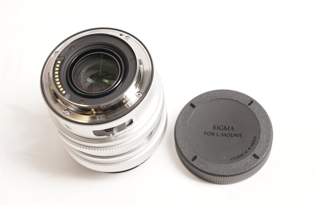 Sigma 35mm F2 DG Silver Contemporary Lens for L Mount (Used)