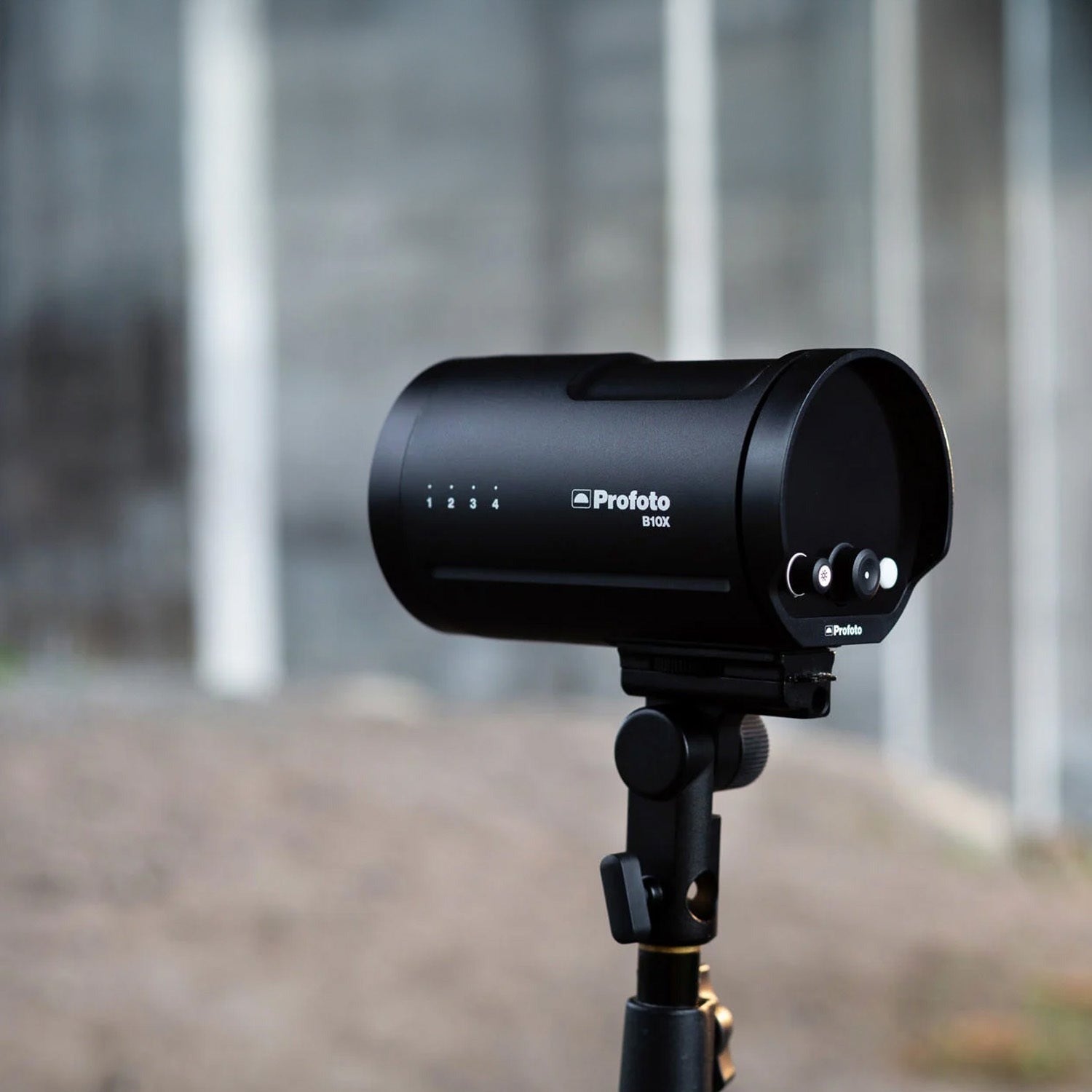 Profoto 40W B20 LED Monolight and Connect Pro Remote for Fujifilm Bundle