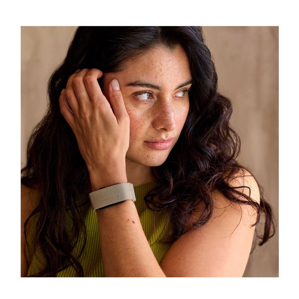 Garmin CIRQA Smart Band Tracker with 24/7 Health Monitoring (French Gray, L-XL)