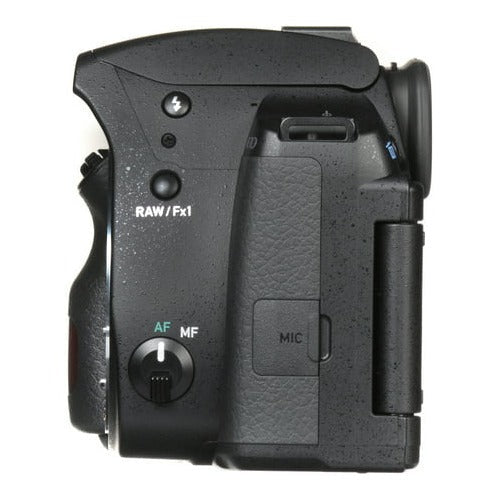 Pentax K-70 DSLR with SMC DA 18-55mm f/3.5-5.6 AL WR Lens (Black)