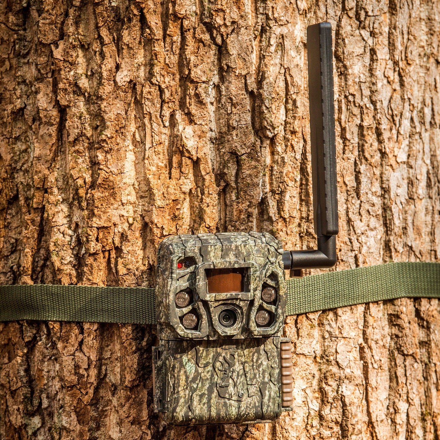 Browning Trail Cameras - Defender Wireless Vision Pro HD AI Trail Camera Bundle