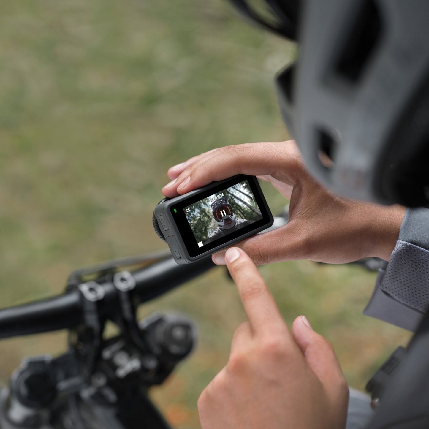 DJI Osmo Action 3 Standard Combo with 64GB MicroSD Card - Outdoor Action Camera with 4K HDR