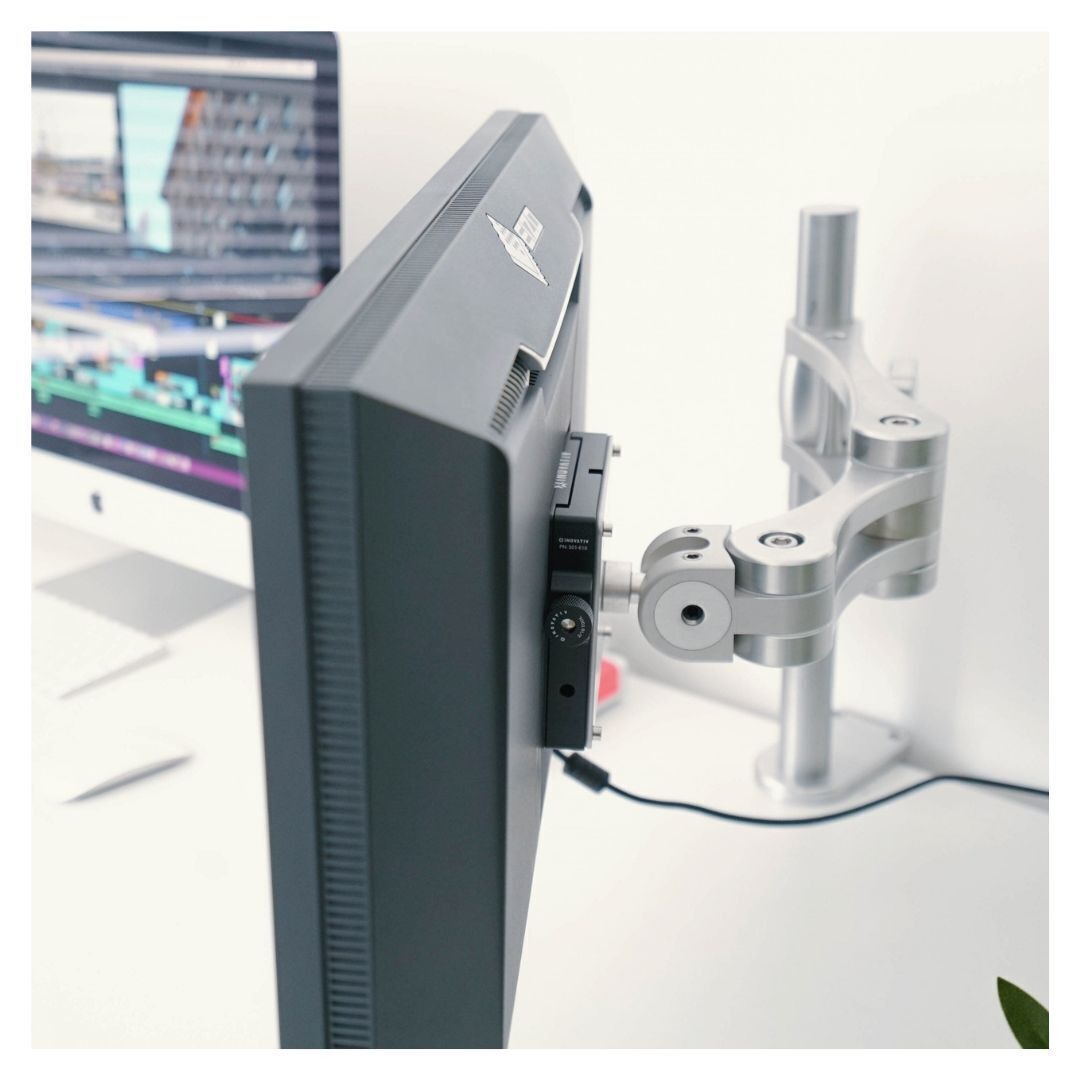 Inovativ QR Monitor Mount System for VESA Patterns with Three Plates