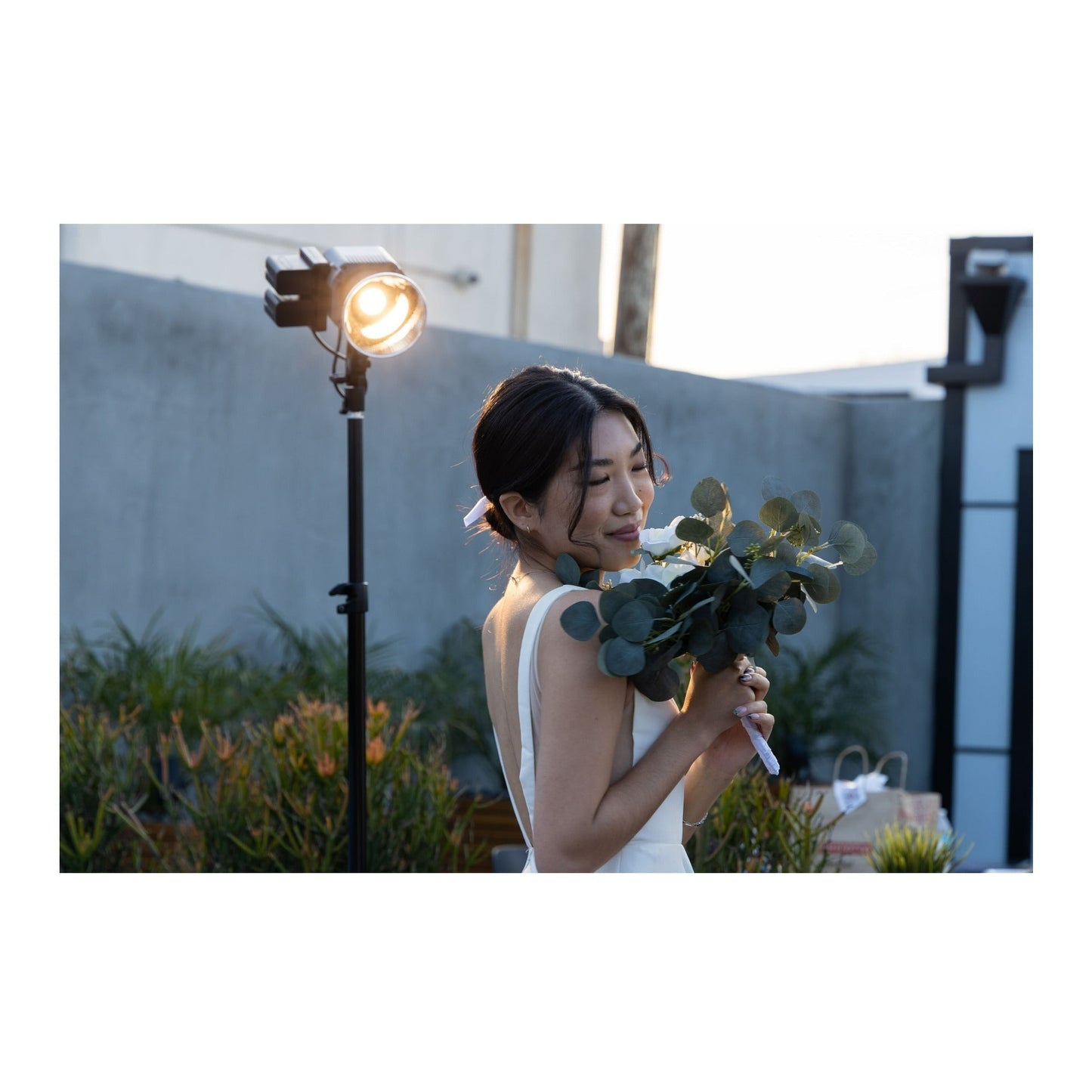 Aputure Amaran COB 100X S Point Source LED 100W Bi-Color Daylight with Universal Bowens Mount