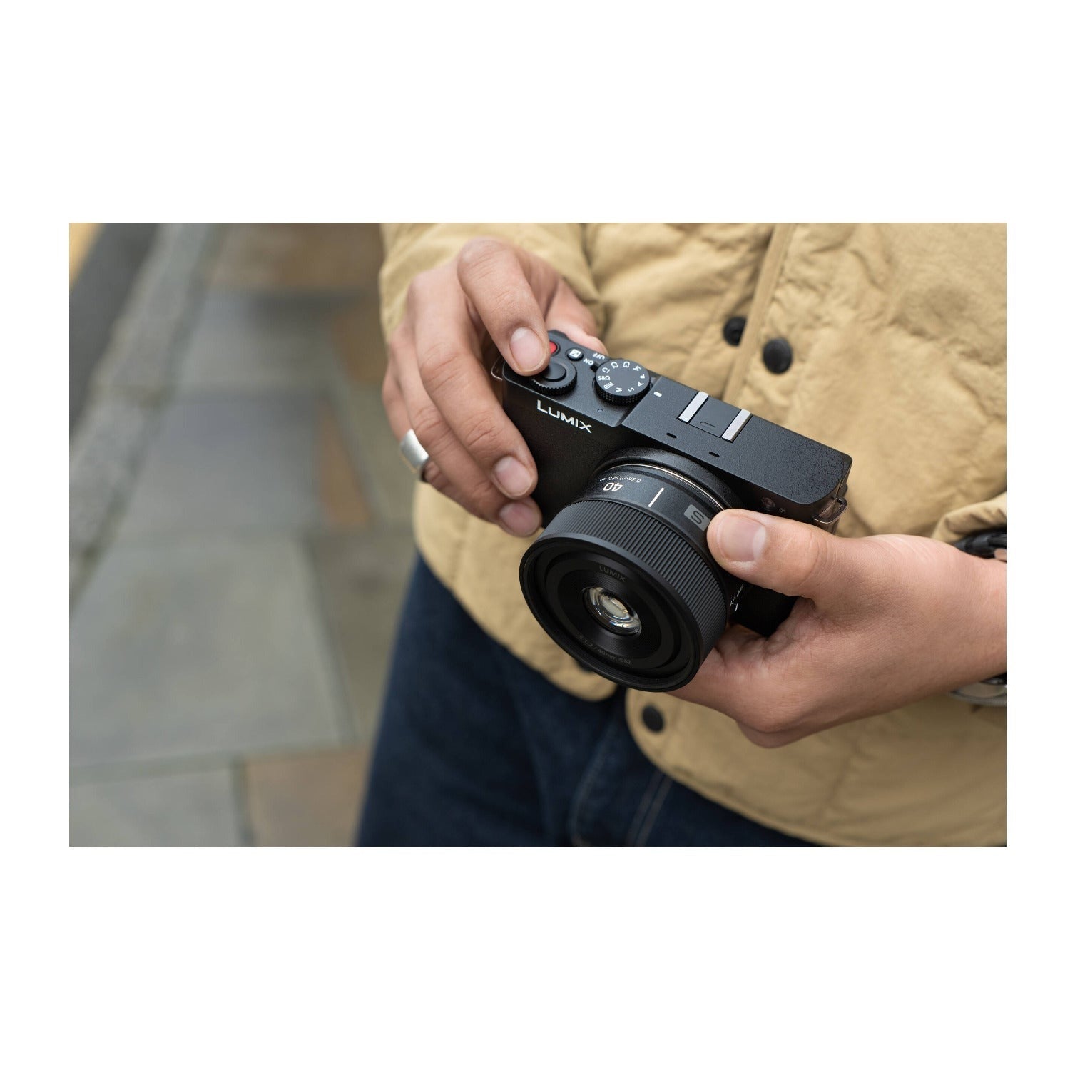 Panasonic LUMIX S 40mm f/2 Compact Prime L-Mount Lens (Black)