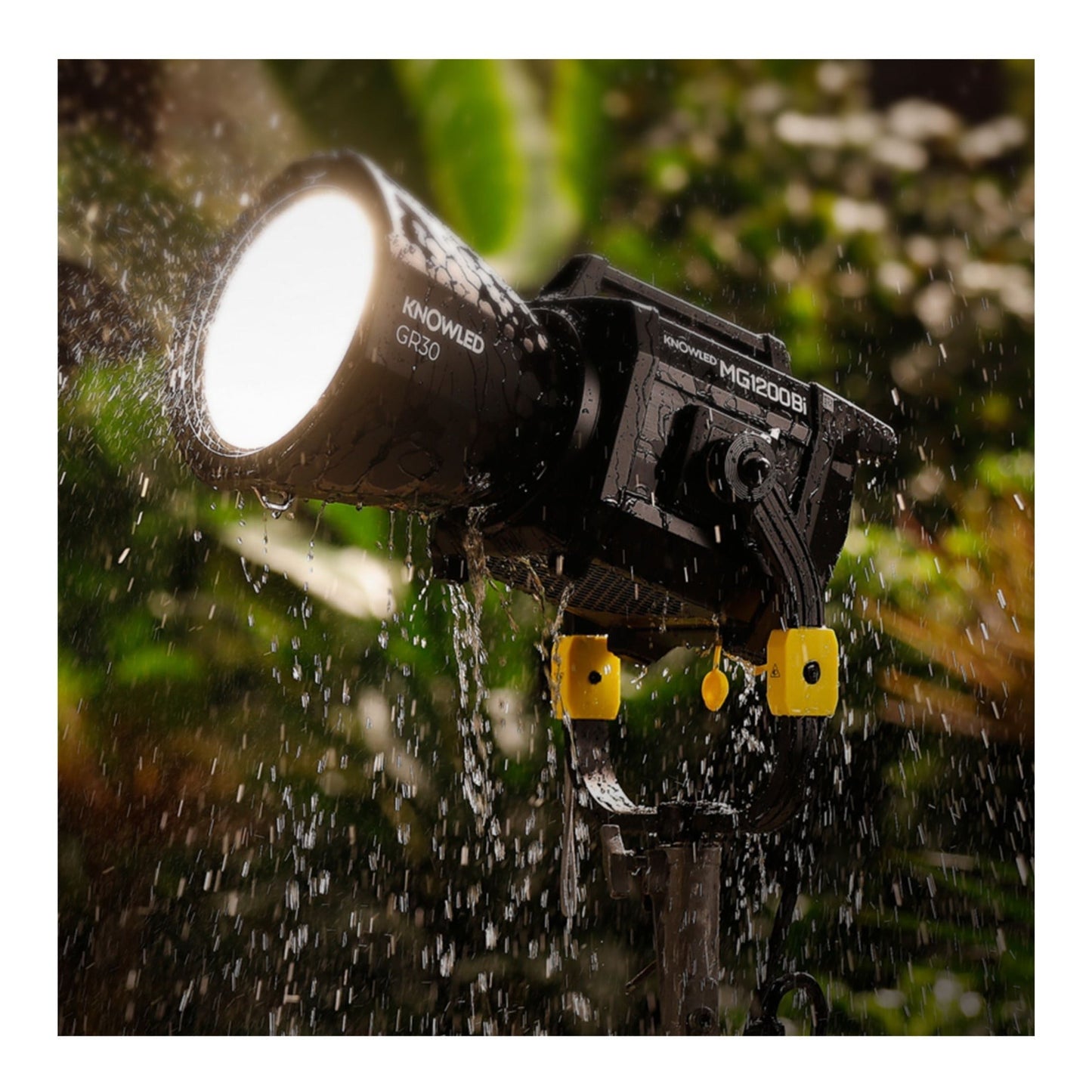 Godox Knowled MG1200BI 1200W Bi-Color LED Video Light Kit with 4 Reflectors and Sunlight-Mimic Beam