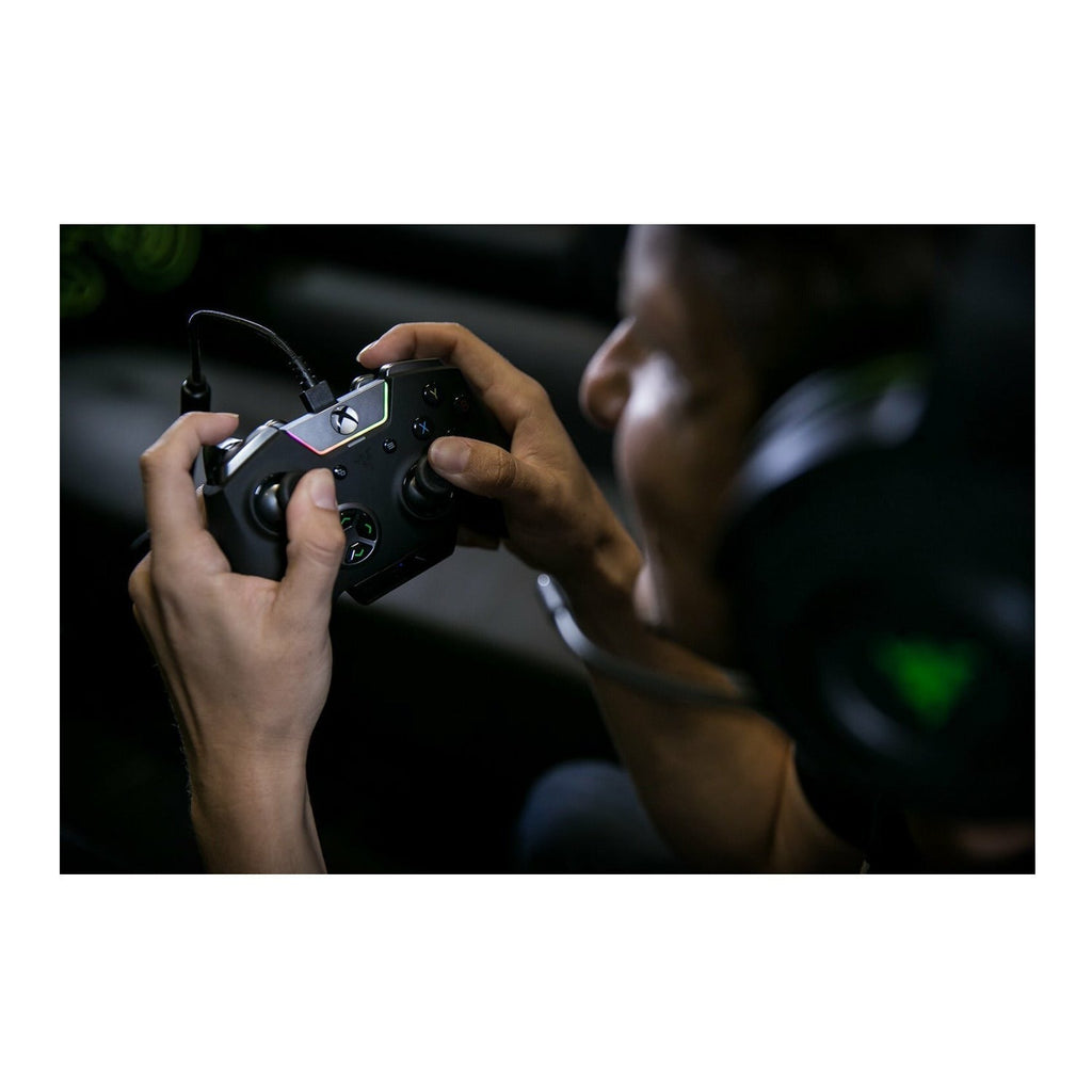 Razer Wolverine Ultimate Wired Gaming Controller for Xbox One and PC (Certified Refurbished)