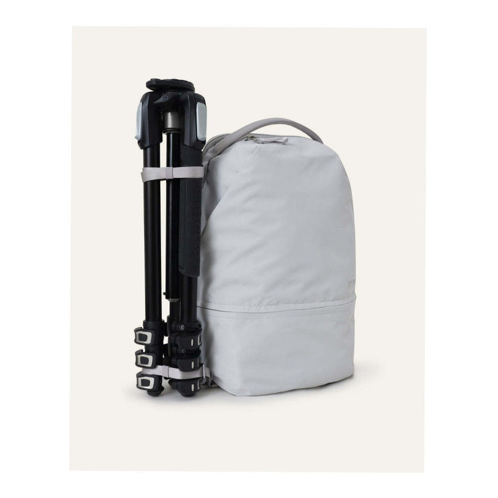 Urth Arkose 20L Modular Lightweight Backpack with Snap-in-Half Design and 12 Storage Zone (Ash Gray)