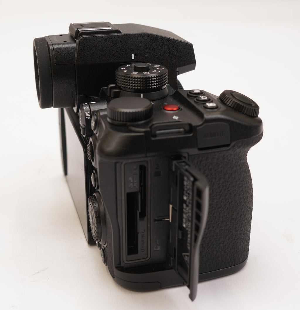Panasonic LUMIX S1II Full-Frame Mirrorless Camera 24.1MP Partially Stacked CMOS Sensor (Used)