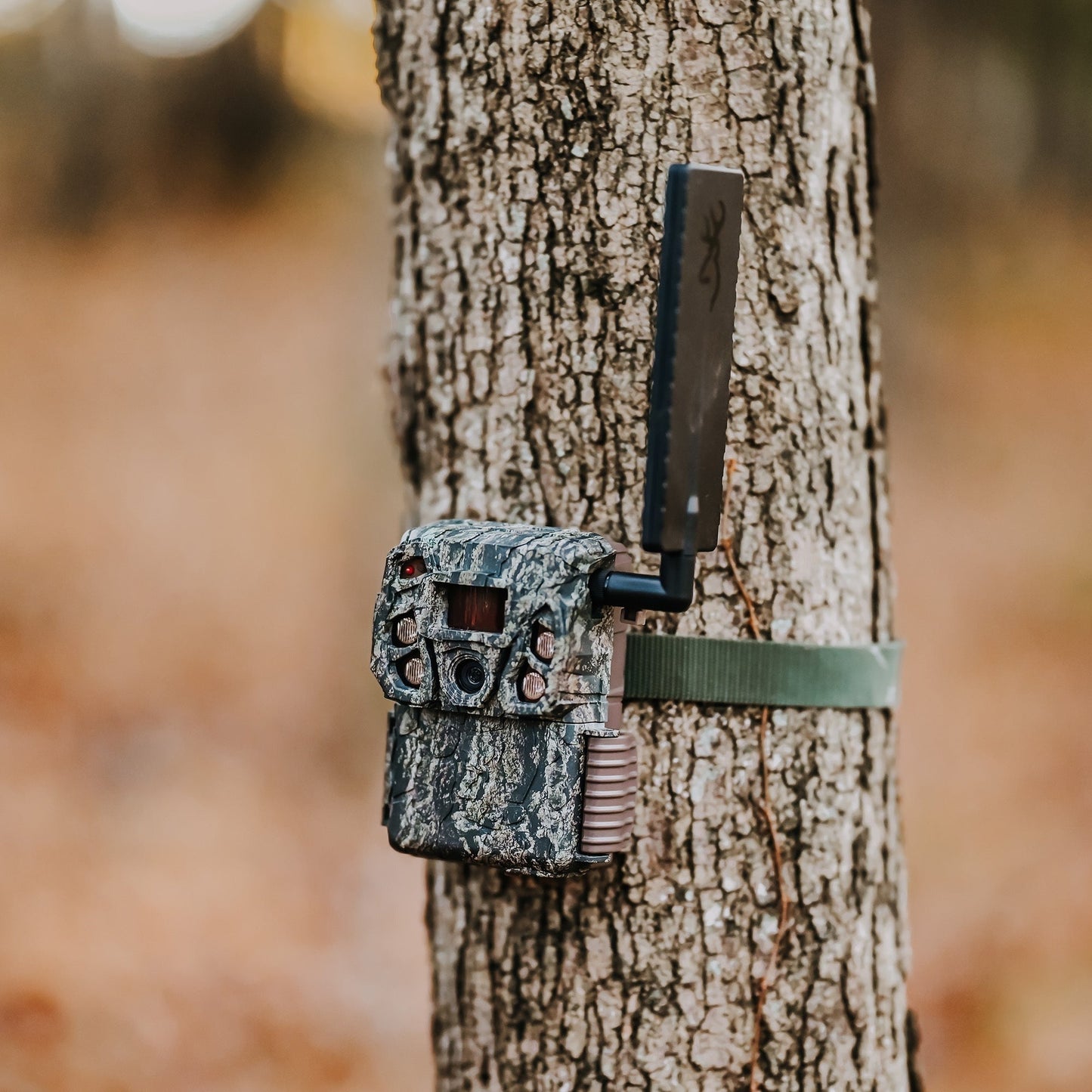 Browning Trail Camera - Defender Wireless Vision Pro HD AI 46MP Bundle