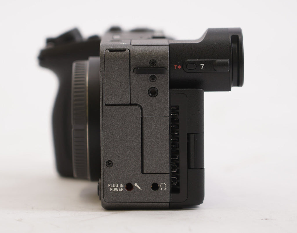 Sony Cinema Line FX2 Full-frame Cinema Camera featuring Dual Base ISO (Open Box)
