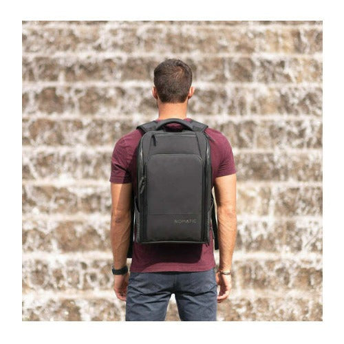 Nomatic V2 Expandable Travel Pack Featuring Water-Resistant Materials and YKK Zippers (20 L)