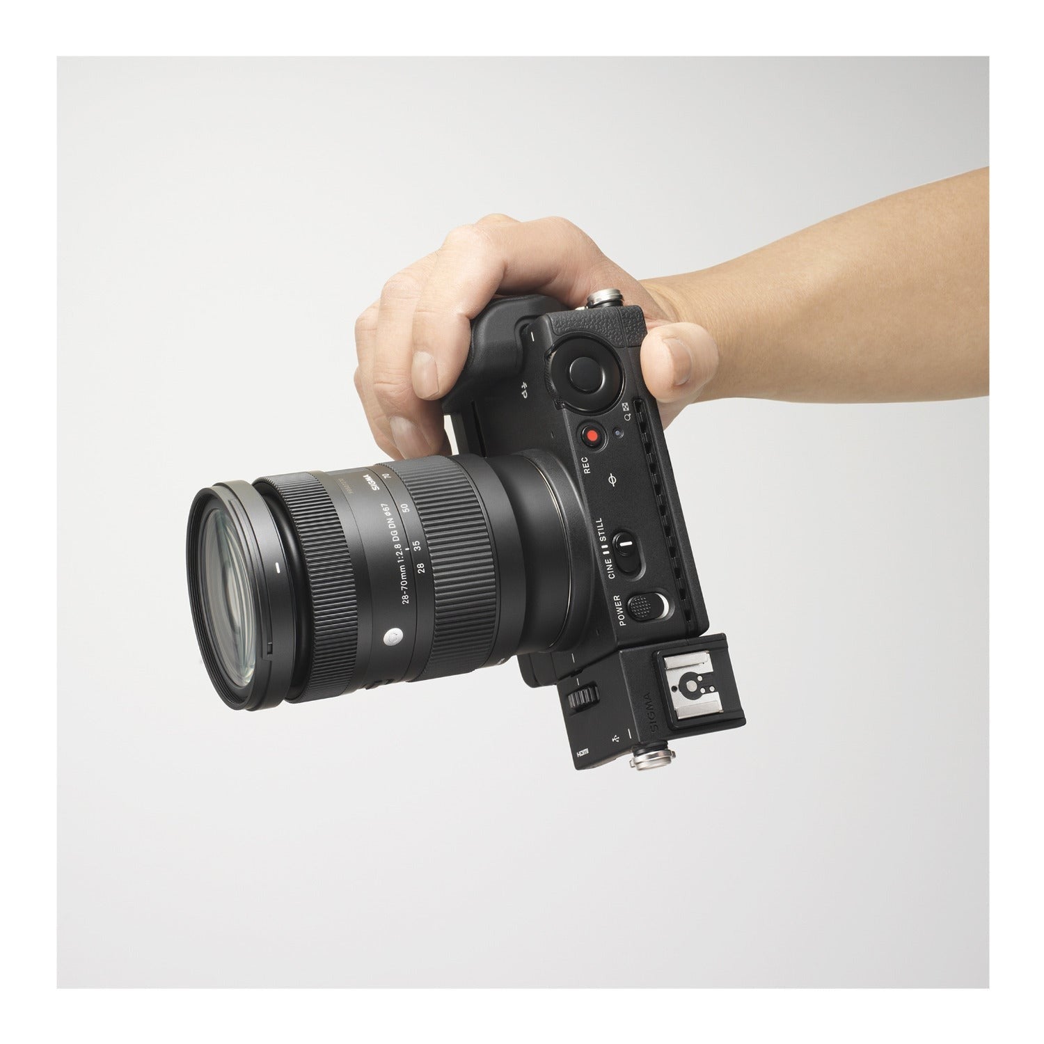 Sigma 28-70mm f/2.8 DG DN Contemporary Lens (Sony E-Mount) Bundle