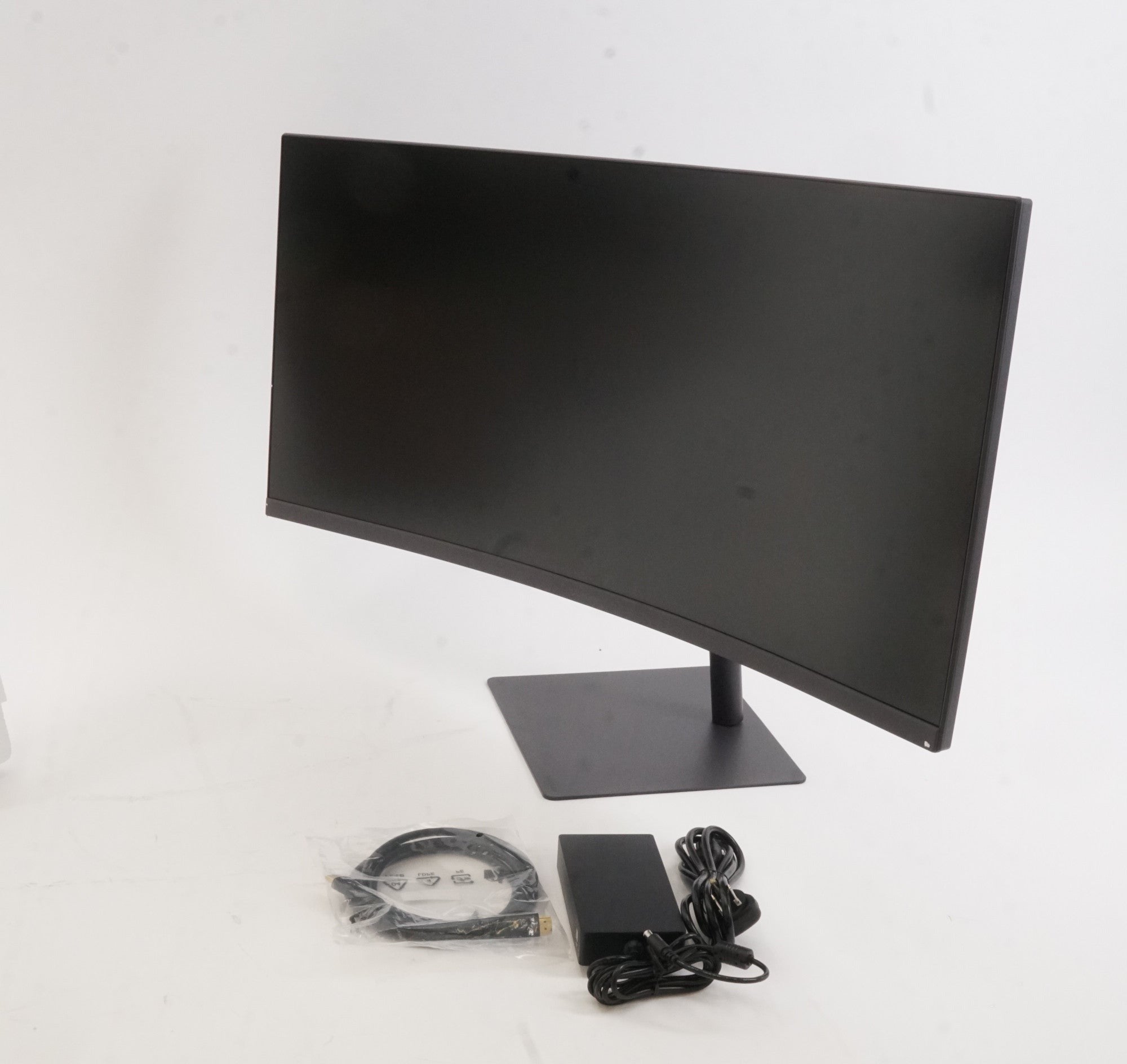 LG 34-Inch UltraGear WQHD 240Hz 1ms FreeSync Premium Curved Gaming Monitor (Used)