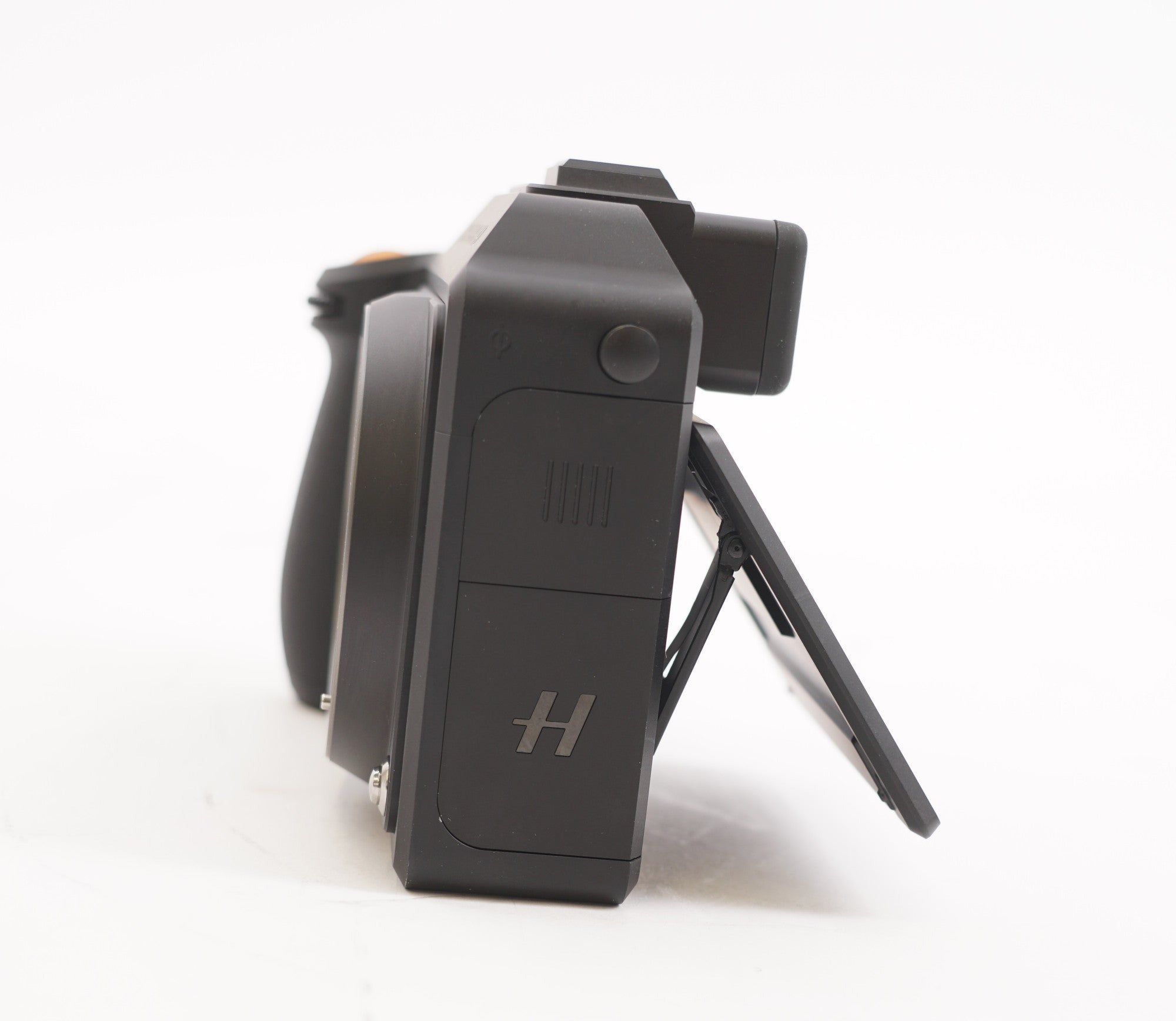 Hasselblad X2D 100C Medium Format Mirrorless Camera with 75mm f/3.4 P Lens (Used)