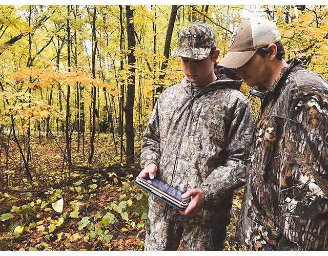 Cuddeback Dual Flash 20MP Trail Camera and Lowdown Large Image/Video Viewer Kit