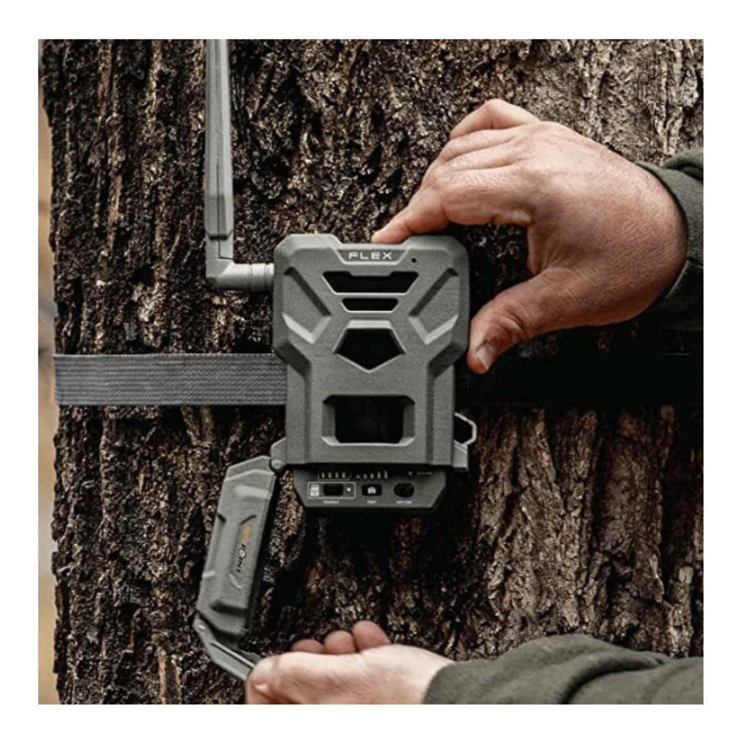 Spypoint Flex-S-Dark Solar Cellular Trail Camera with Lithium Battery, 32GB SD Card & Card Reader