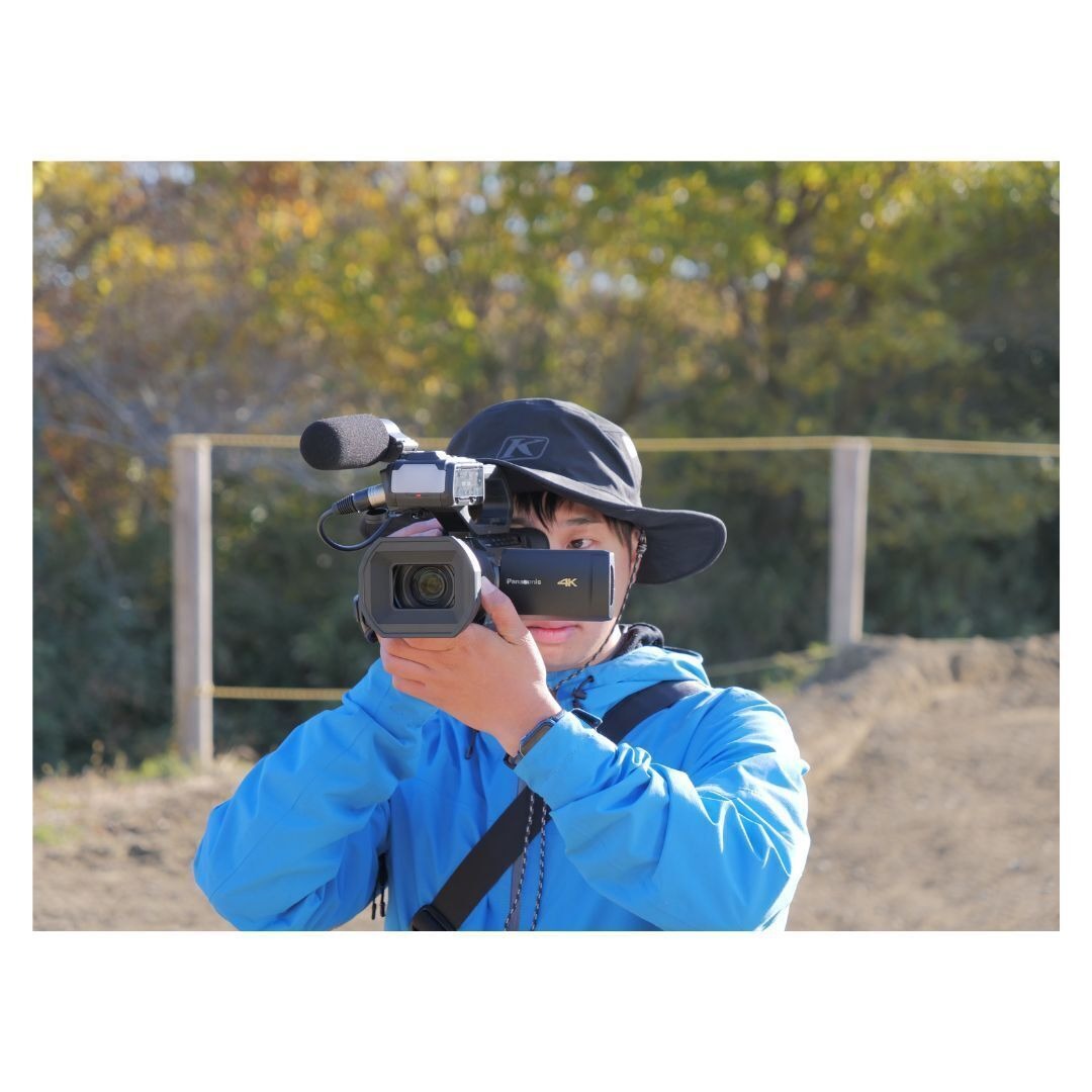 Panasonic X2100 4K 60p Portable Director's Camcorder with Two 128GB V60 UHS-II SD Card