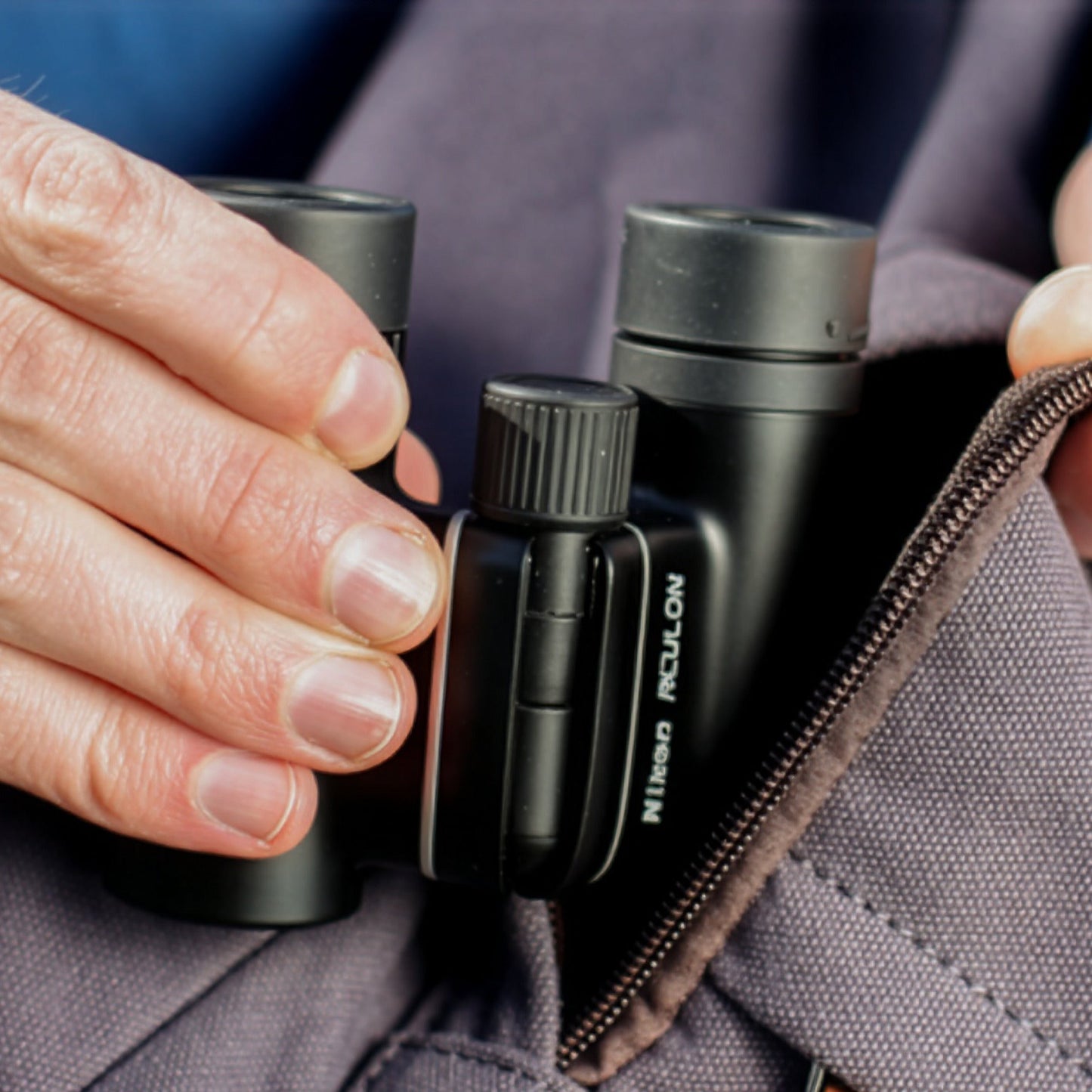 Nikon Aculon T02 10x21 Black Compact Binoculars Bundle with Lens Cleaning Pen