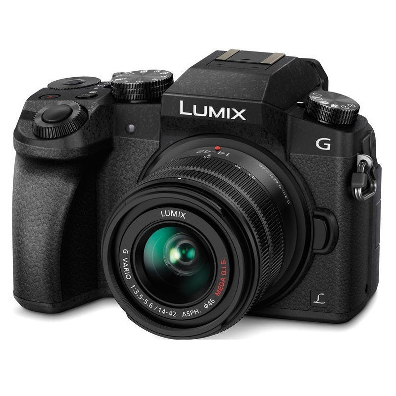 Panasonic Lumix DMC-G7 Dual Lens Kit (14–42mm, 45–150mm) (Open Box)