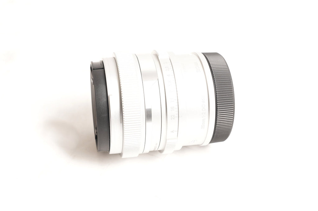 Sigma 35mm F2 DG Silver Contemporary Lens for L Mount (Open Box)