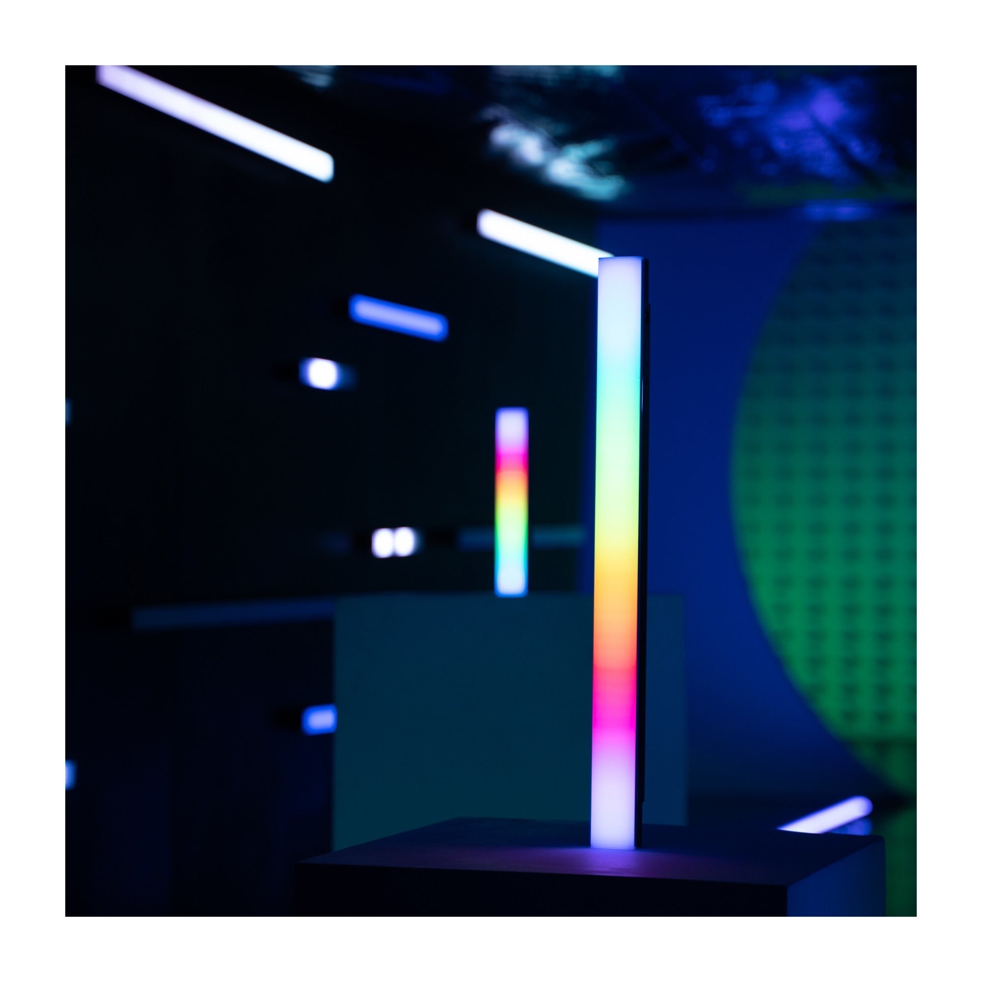 Aputure INFINIBAR PB12 RGBWW LED Pixel Bar 8-Light Kit with Sturdy Flight Case and Accessories