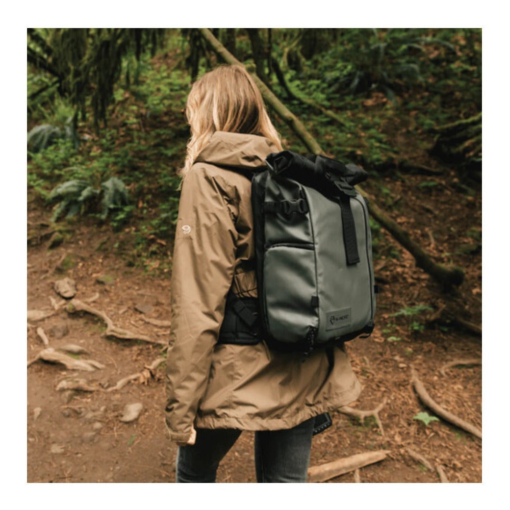 WANDRD PRVKE 31L Photo Bundle Backpack with Essential Plus Camera Cube (Black)