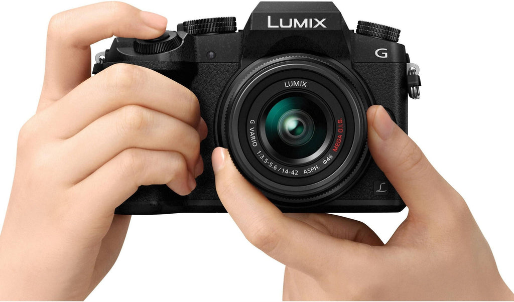 Panasonic Lumix DMC-G7 Dual Lens Kit (14–42mm, 45–150mm) (Open Box)