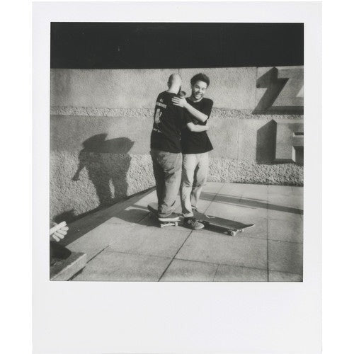 Polaroid Originals Classic B&W Instant Film for 600 Cameras (8 Exposures)