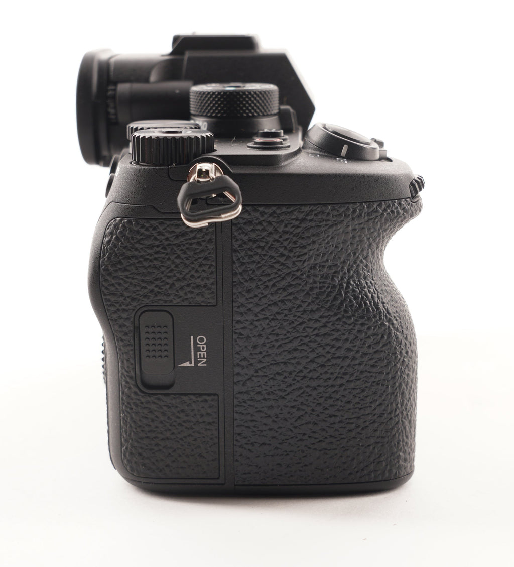 Sony Alpha 7R V Full-Frame Mirrorless Interchangeable Lens Camera Body (Used)