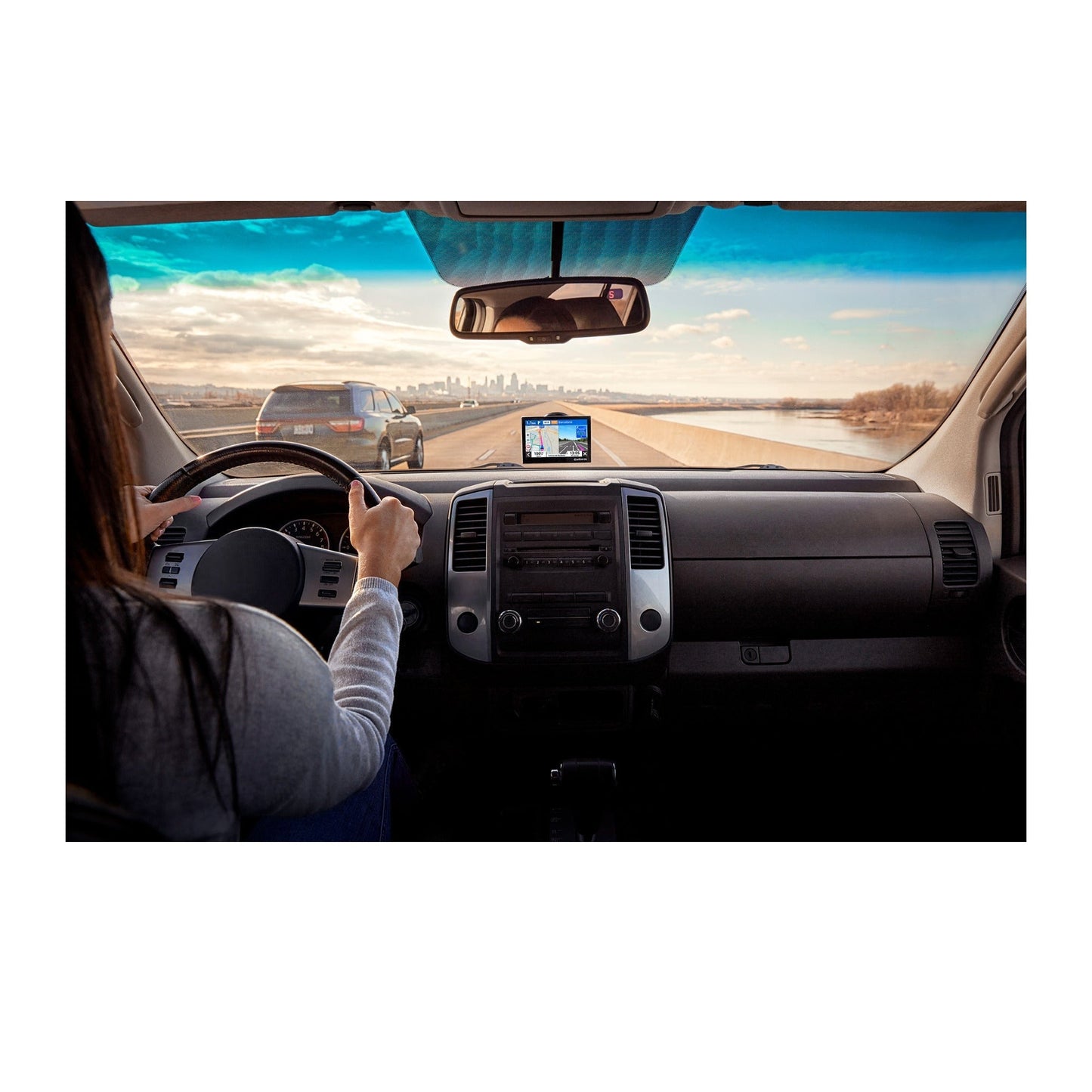 Garmin Drive 53 & Traffic GPS Navigator With Kratos Power 36W 2-Port Car Charger Bundle